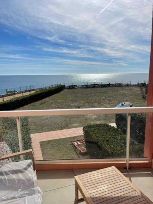 En Front De Apartment Sète